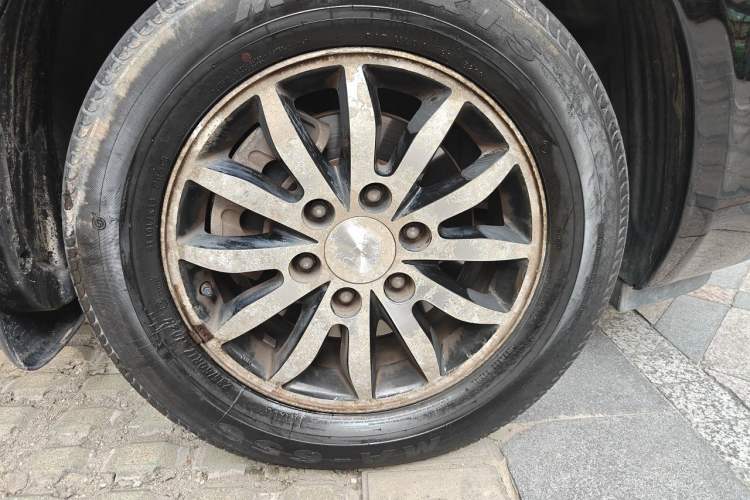 Used Kia VQ 2013 2.2T VQ-R Comfort Edition Right Front Wheel Hub
