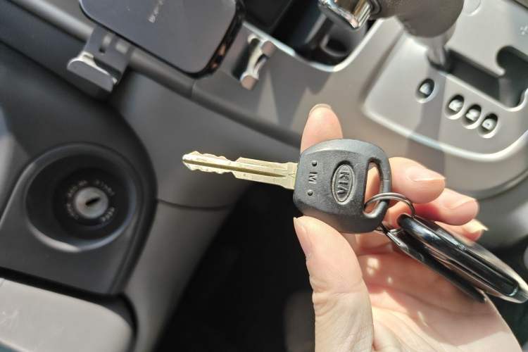 Used Kia VQ 2013 2.2T VQ-R Comfort Edition Vehicle Key