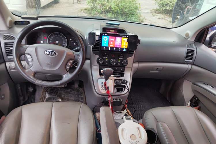 Used Kia VQ 2013 2.2T VQ-R Comfort Edition Center Console