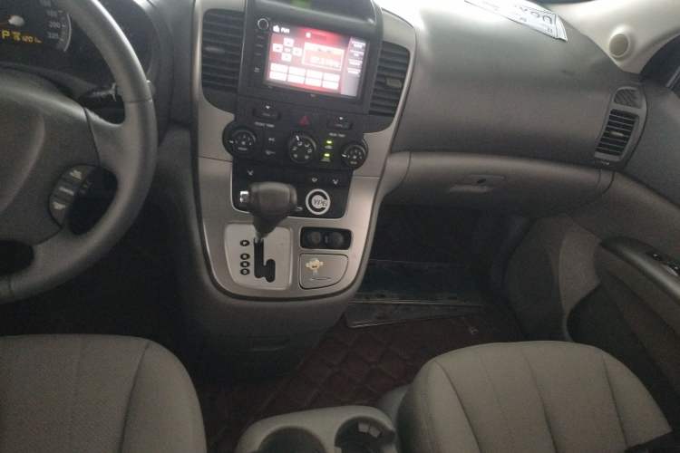 Used Kia VQ 2013 2.2T VQ-R Comfort Edition Gear Lever