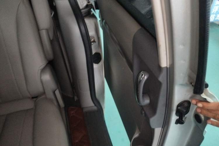 Used Kia VQ 2013 2.2T VQ-R Comfort Edition Left Rear Door Interior