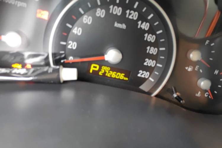 Used Kia VQ 2013 2.2T VQ-R Comfort Edition Odometer Close Up