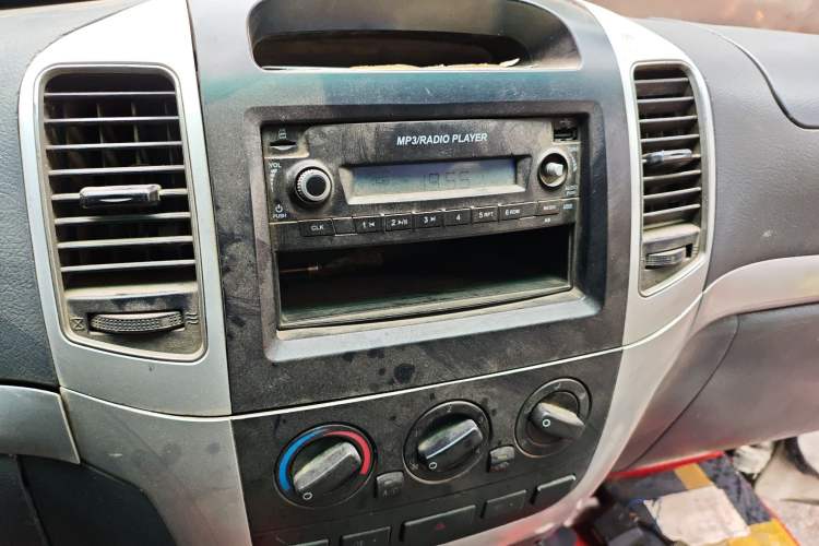 Used King Long Golden Way 2012 2.0L Passenger Version VVT Long-Wheelbase V20 Audio And AC Panel