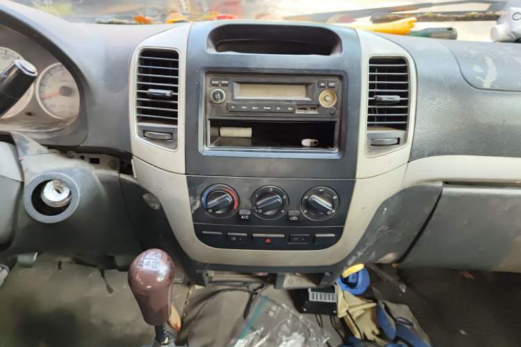 Used King Long Golden Way 2012 2.0L Dual-Purpose Short-Wheelbase 4G21B Audio And AC Panel