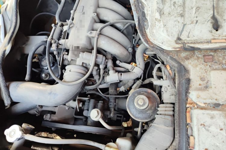 Used King Long Golden Way 2012 2.0L Dual-Purpose Short-Wheelbase 4G21B Engine Bay Left
