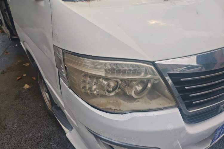 Used King Long Golden Way 2012 2.0L Passenger Version Long Wheelbase 4G21B Right Front Headlight