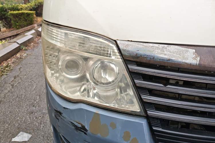 Used King Long Golden Way 2012 2.0L Passenger Version VVT Long-Wheelbase V20 Right Front Headlight