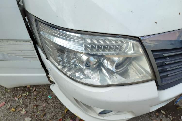 Used King Long Golden Way 2012 2.0L Dual-Purpose Short-Wheelbase 4G21B Right Front Headlight
