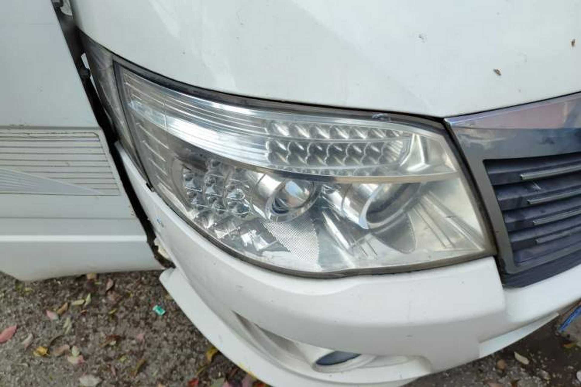Used King Long Golden Way 2012 2.0L Dual-Purpose Short-Wheelbase 4G21B Right Front Headlight