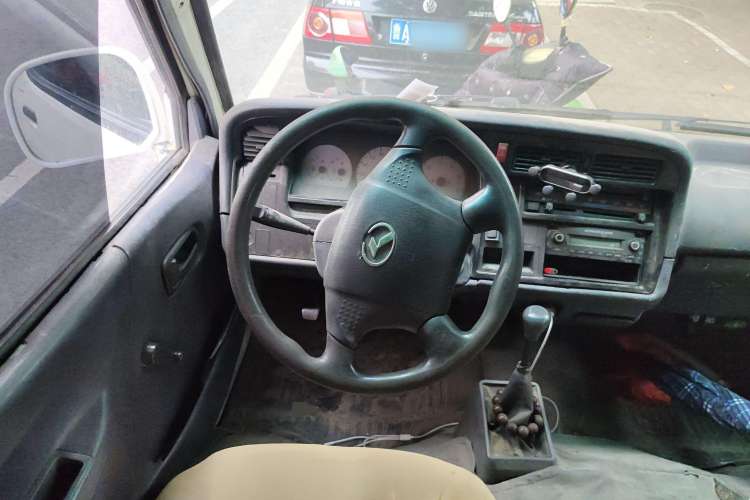 Used King Long Golden Way 2012 2.0L Dual-Purpose Short-Wheelbase 4G21B Steering Wheel