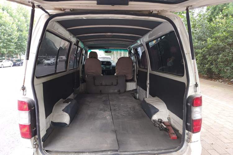 Used King Long Golden Way 2012 2.0L Dual-Purpose Short-Wheelbase 4G21B Trunk