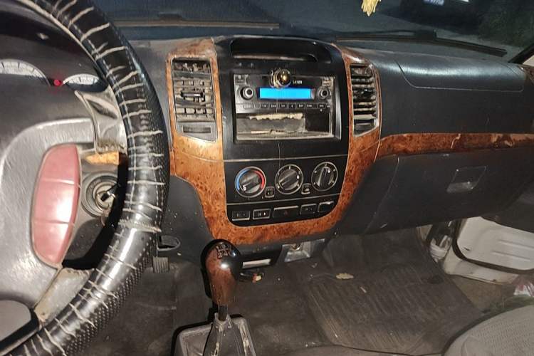 Used King Long Golden Way 2014 2.0L Economy 4G20B Audio And AC Panel