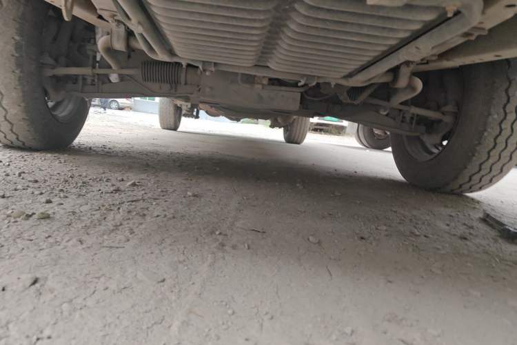 Used King Long Golden Way 2014 2.0L Van-Type 4G21B Chassis Front