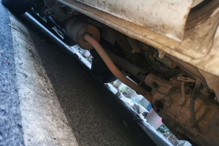 Used King Long Golden Way 2014 2.0L Van-Type 4G21B Chassis Front Right