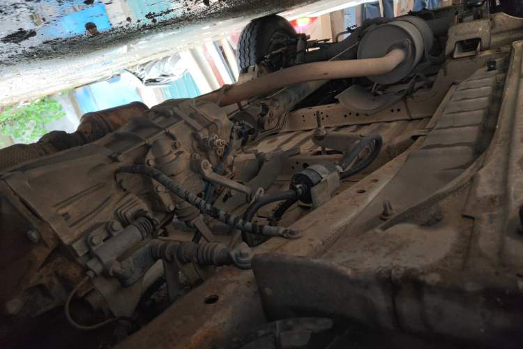 Used King Long Golden Way 2014 2.0L Economy 4G20B Chassis Front Right