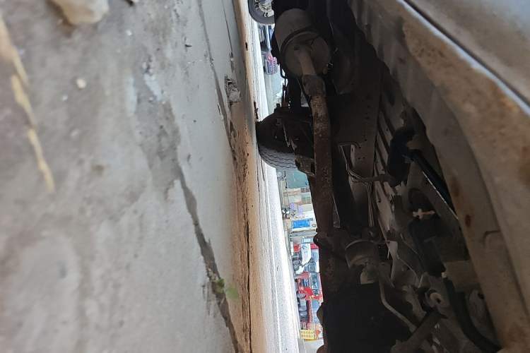 Used King Long Golden Way 2014 2.0L Economy 4G20B Chassis Front Right