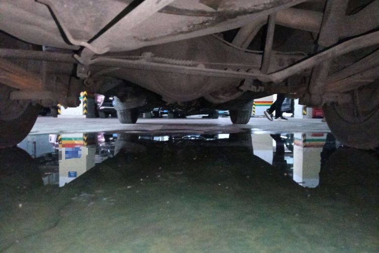 Used King Long Golden Way 2014 2.5T Yuchai Chuangxiang Version YC4FB90-P40C Chassis Rear