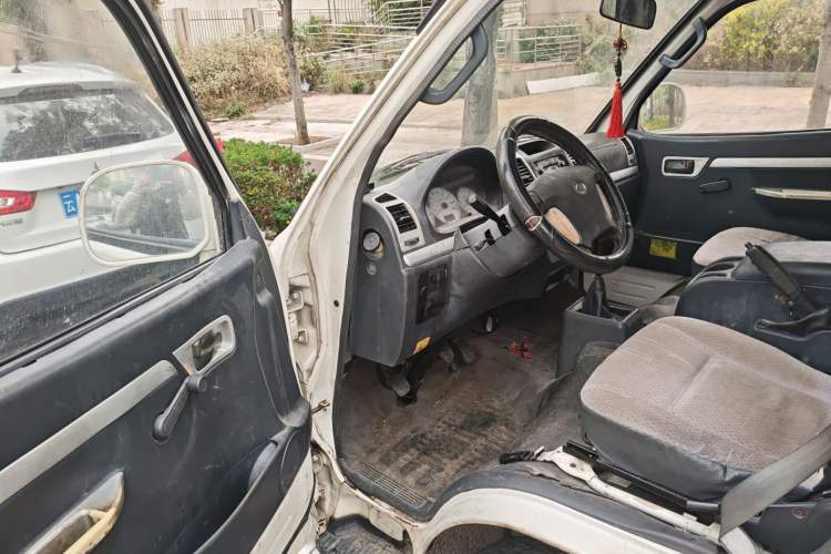 Used King Long Golden Way 2014 2.0L Van-Type 4G21B Driver Seat