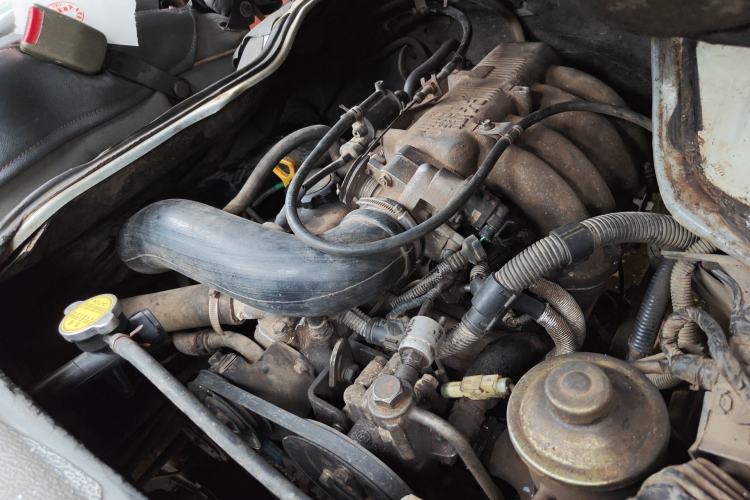 Used King Long Golden Way 2014 2.0L Economy 4G20B Engine Bay