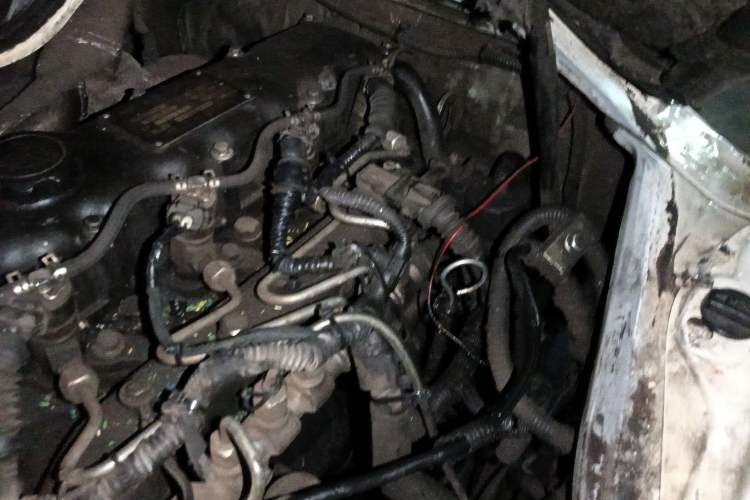 Used King Long Golden Way 2014 2.5T Yuchai Chuangxiang Version YC4FB90-P40C Engine Bay Left