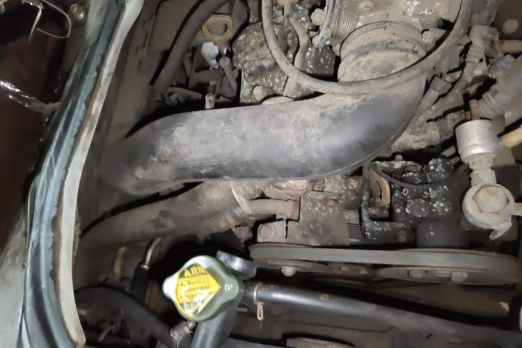 Used King Long Golden Way 2014 2.0L Economy 4G20B Engine Bay Right
