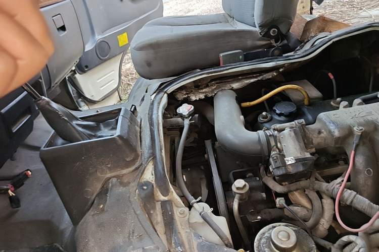 Used King Long Golden Way 2014 2.0L Economy 4G20B Engine Bay Right
