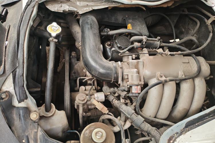 Used King Long Golden Way 2014 2.0L Van-Type 4G21B Engine Bay Right