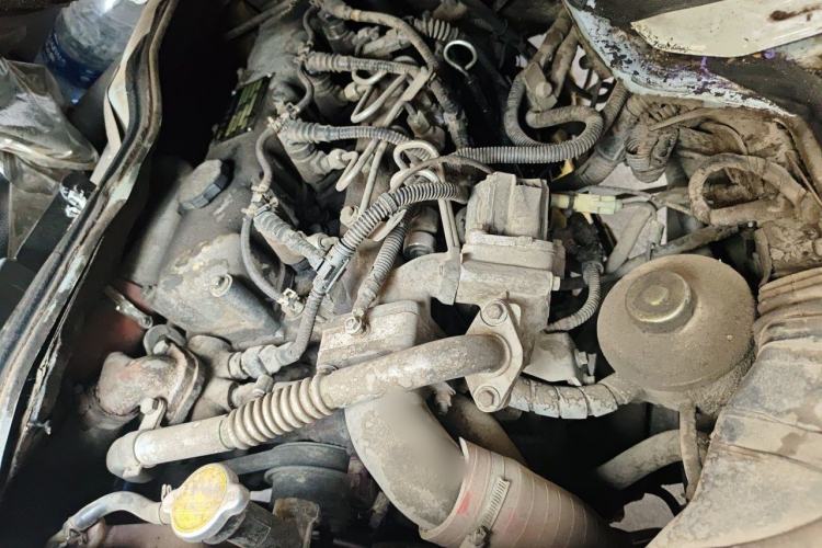 Used King Long Golden Way 2014 2.5T Yuchai Van-Type YC4FB90-P40C Engine Bay