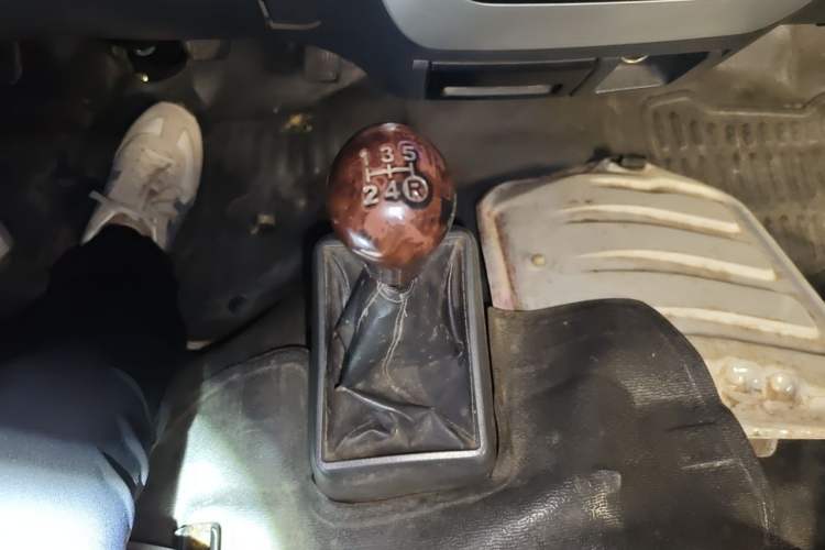 Used King Long Golden Way 2014 2.0L Economy 4G20B Gear Lever