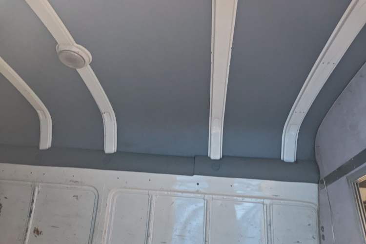 Used King Long Golden Way 2014 2.5T Yuchai Van-Type YC4FB90-P40C Headliner