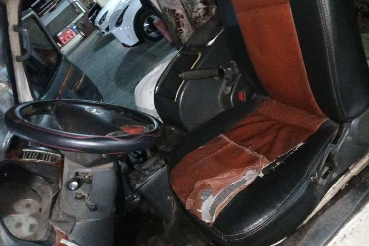 Used King Long Golden Way 2014 2.5T Yuchai Chuangxiang Version YC4FB90-P40C Left Front Seat