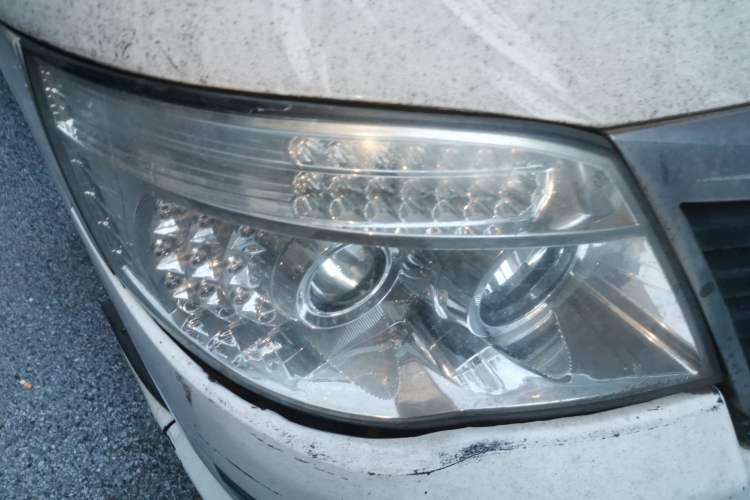 Used King Long Golden Way 2014 2.0L Van-Type 4G21B Right Front Headlight