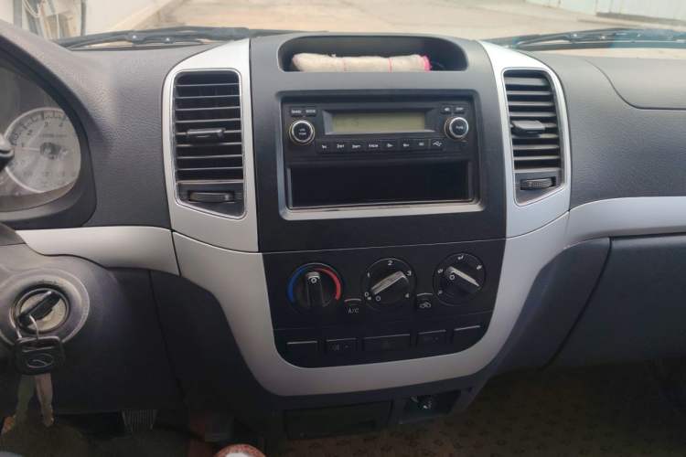Used King Long Golden Way 2015 2.0L Value-Packed Practical Version 4G21B Audio And AC Panel