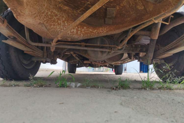 Used King Long Golden Way 2015 2.0L Value-Packed Practical Version 4G21B Chassis Rear