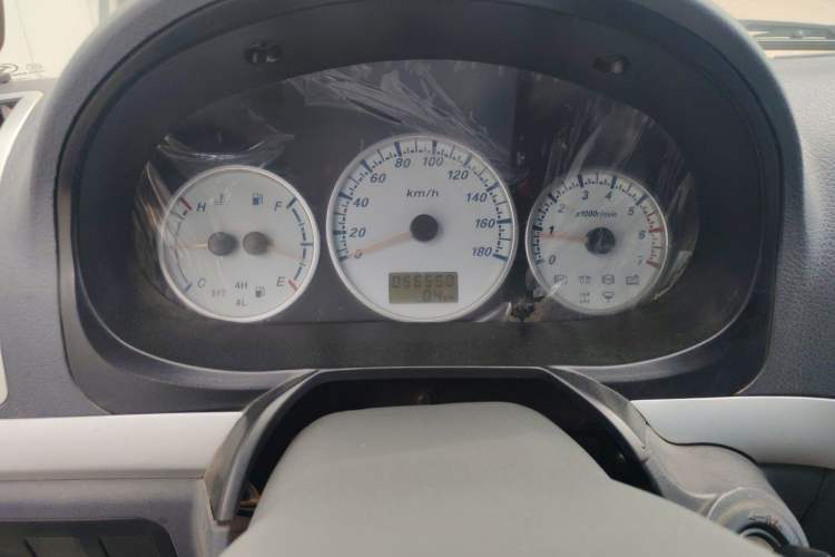 Used King Long Golden Way 2015 2.0L Value-Packed Practical Version 4G21B Odometer Close Up
