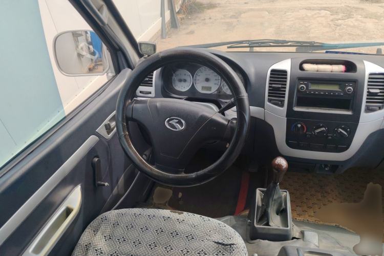 Used King Long Golden Way 2015 2.0L Value-Packed Practical Version 4G21B Steering Wheel