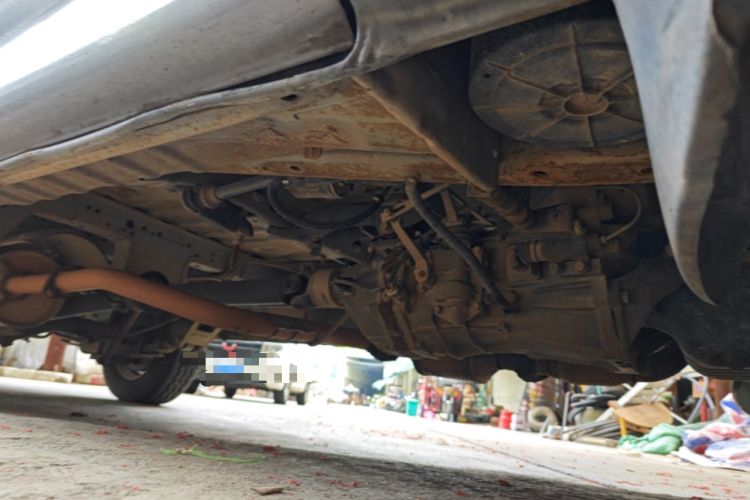 Used King Long Golden Way 2015 2.0L Value-Packed Practical Version 4G21B Chassis Front Right