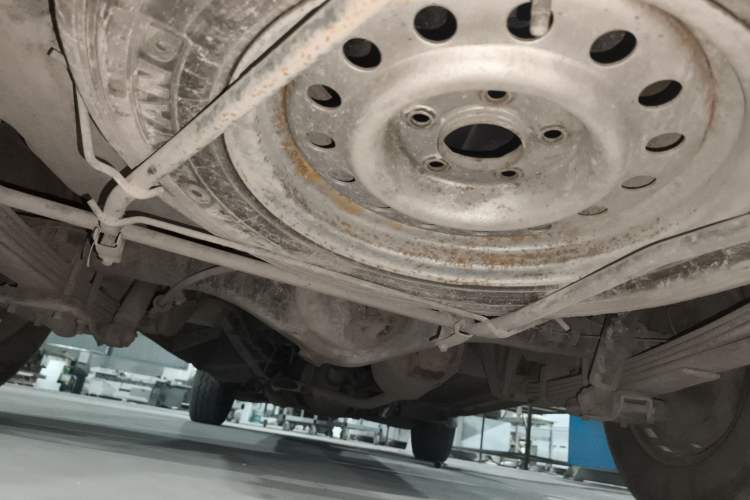 Used King Long Golden Way 2015 2.0L Van 4G21B Chassis Rear