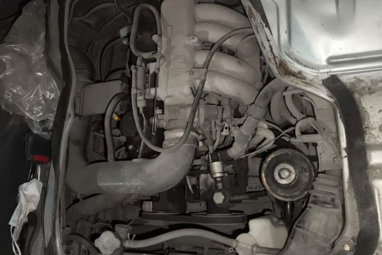Used King Long Golden Way 2015 2.0L Van 4G21B Engine Bay