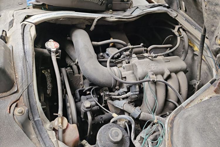 Used King Long Golden Way 2015 2.0L Value-Packed Practical Version 4G21B Engine Bay
