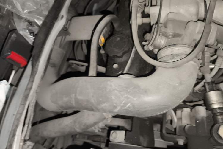 Used King Long Golden Way 2015 2.0L Van 4G21B Engine Bay Left
