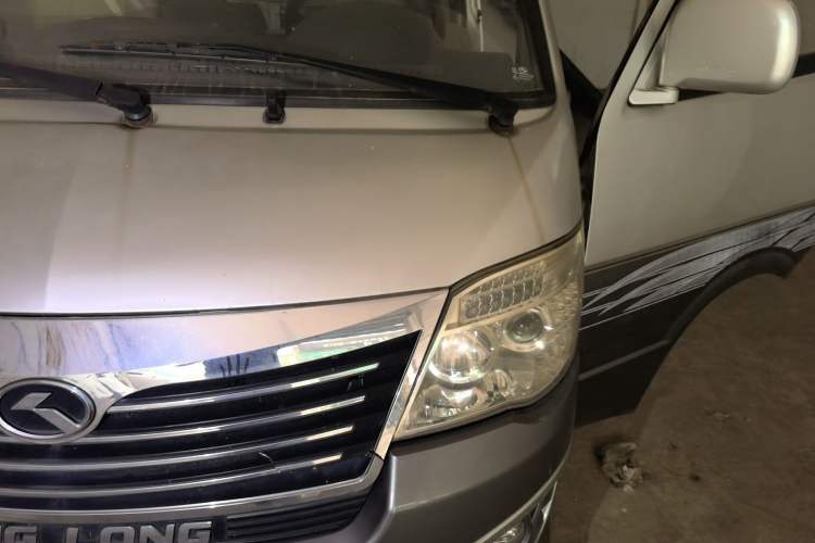 Used King Long Golden Way 2015 2.0L Value-Packed Practical Version 4G21B Engine Bay Left