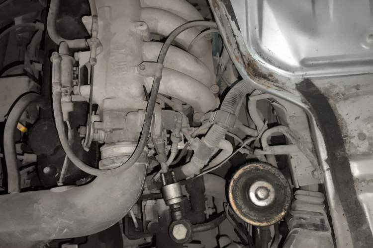 Used King Long Golden Way 2015 2.0L Van 4G21B Engine Bay Right
