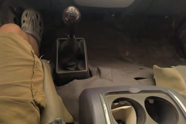 Used King Long Golden Way 2015 2.0L Value-Packed Practical Version 4G21B Gear Lever