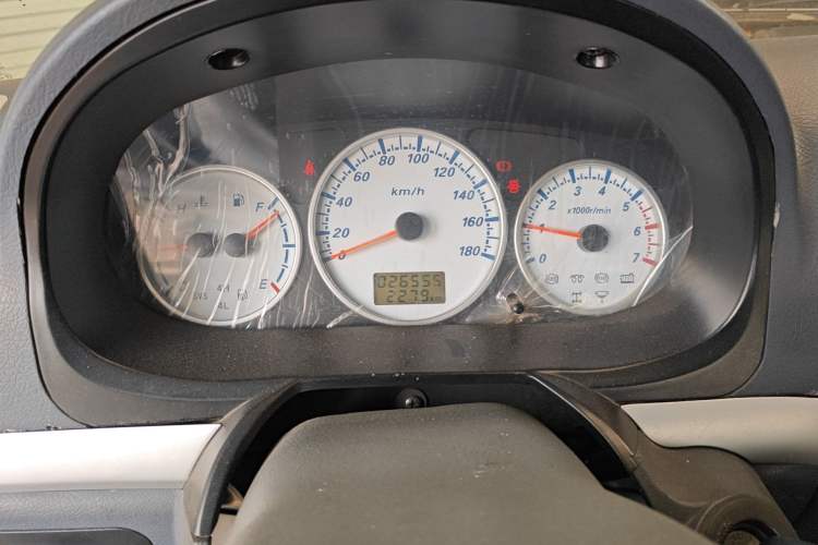 Used King Long Golden Way 2015 2.0L Value-Packed Practical Version 4G21B Odometer Close Up