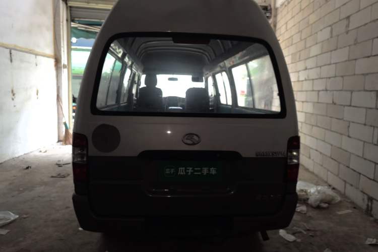 Used King Long Golden Way 2015 2.0L Value-Packed Practical Version 4G21B Rear