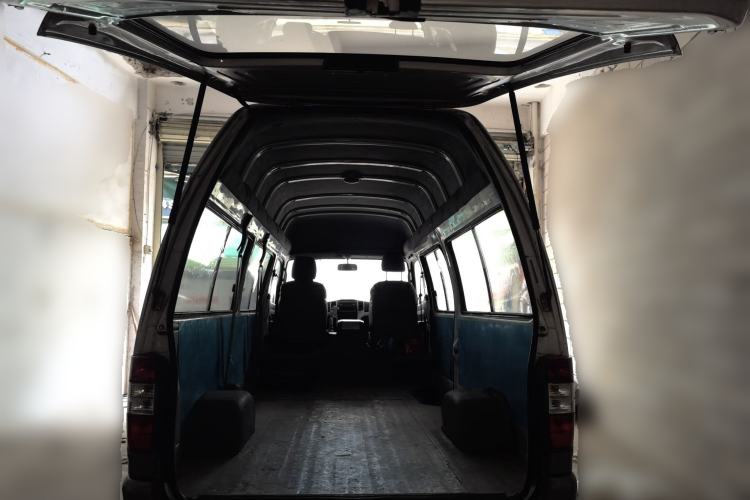 Used King Long Golden Way 2015 2.0L Value-Packed Practical Version 4G21B Trunk
