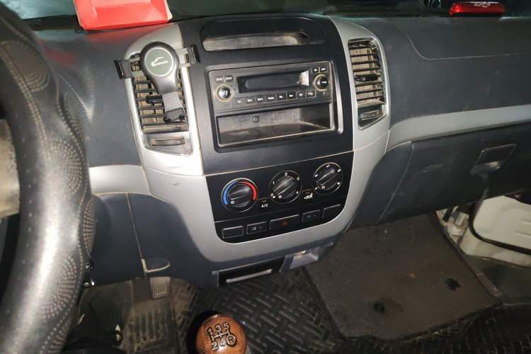 Used King Long Golden Way 2015 2.0L Value-Packed Practical Version 4G21B Audio And AC Panel