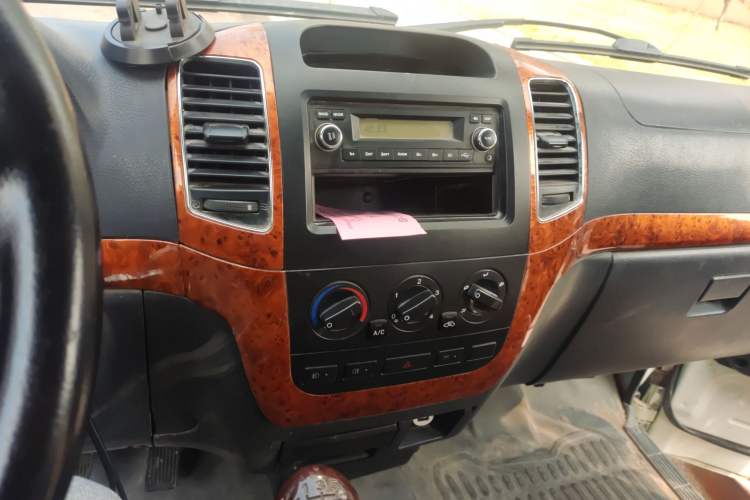 Used King Long Golden Way 2015 2.0L Value-Packed Practical Version 4G21B Audio And AC Panel