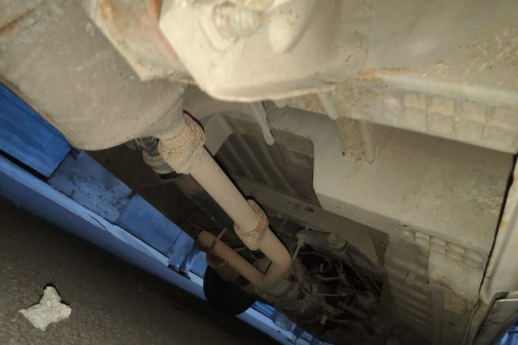 Used King Long Golden Way 2015 2.0L Van Long Wheelbase Model 4G21B Chassis Rear Right